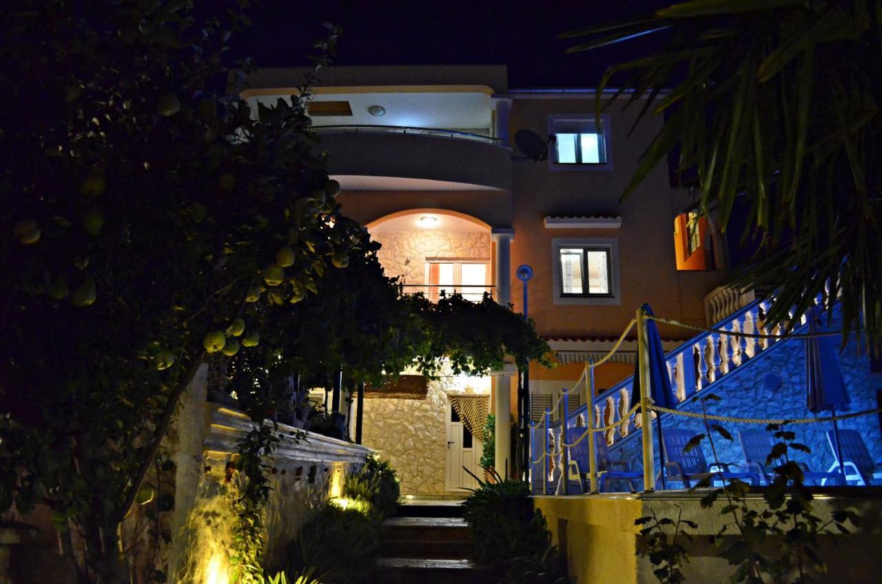 Apartments Villa Ra Zaboric Exterior photo